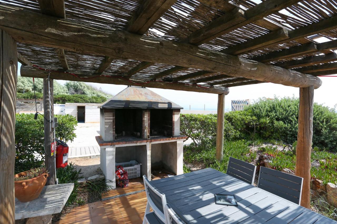 Appartements Acces Prive Plage De La Bergerie Hyeres Exterior photo